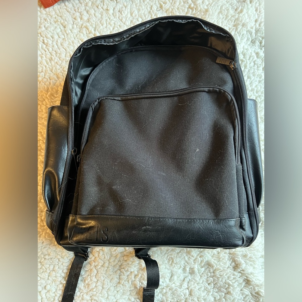 Beis Backpack